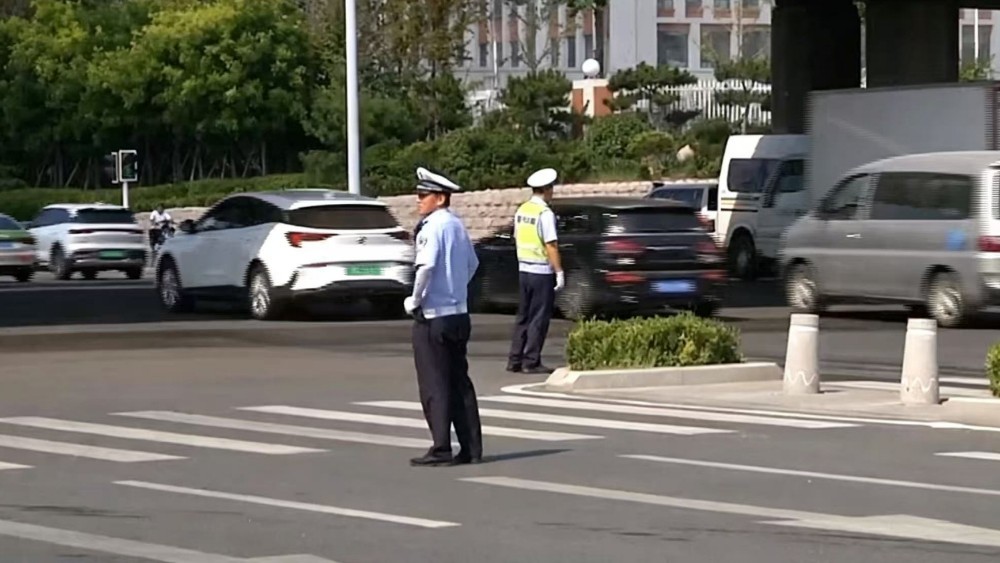 崂山交管开展交通违法集中整治 多起典型违法被查处