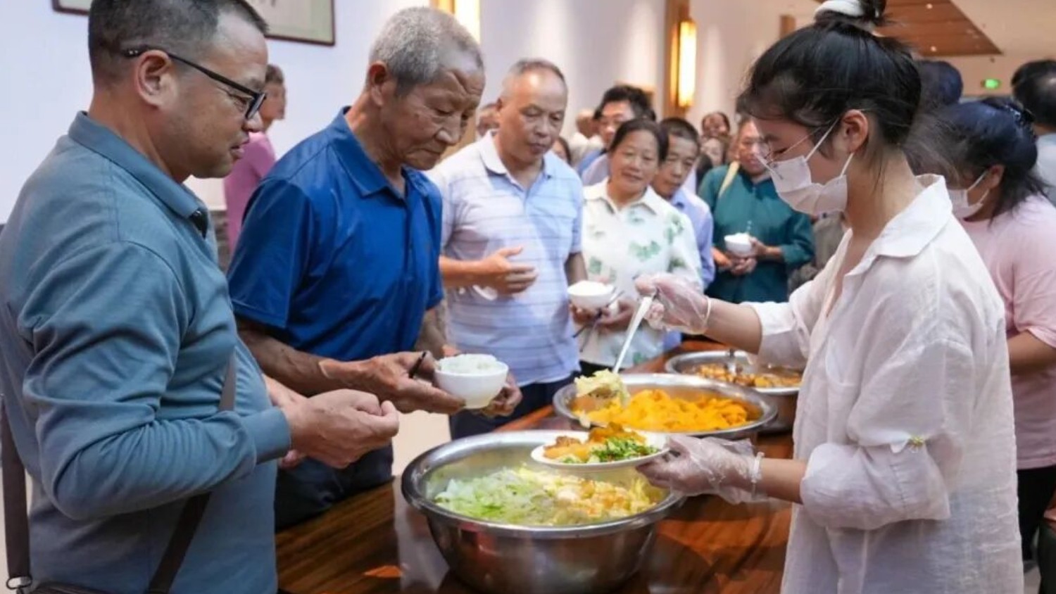 赣州市上犹县五指峰乡妥善安置高峰村受灾群众