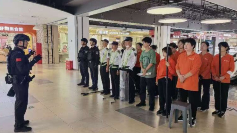 银川市金凤区银丰社区：反恐演练砺实战 三方联动护平安