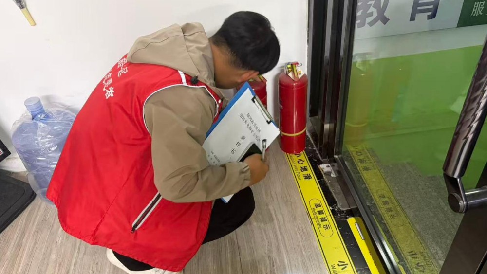 银川市兴庆区泰和社区：排查隐患守牢安全底线 宣传引导筑牢群众防线
