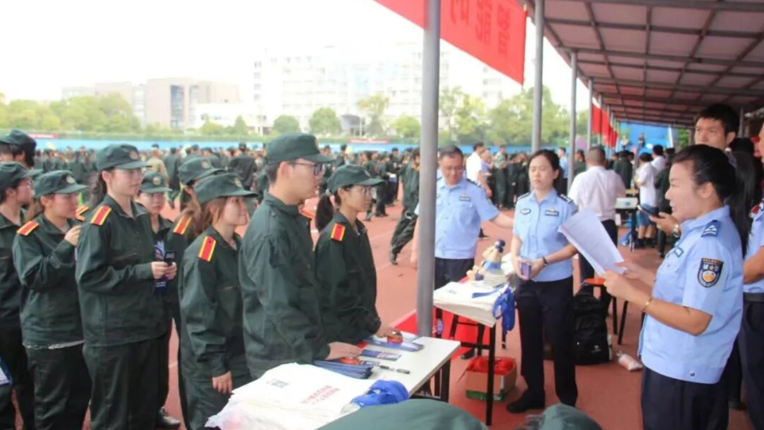 警校联动筑防线！萍乡市公安局开展高校安全宣教及反恐实战演练