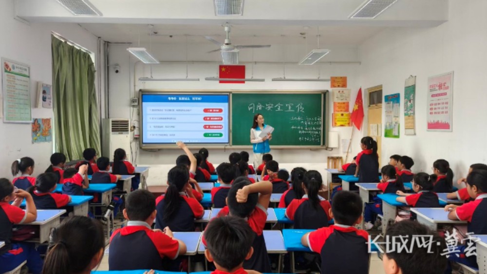 河北大学“e路领航”网络安全宣讲团让网络安全可感可及