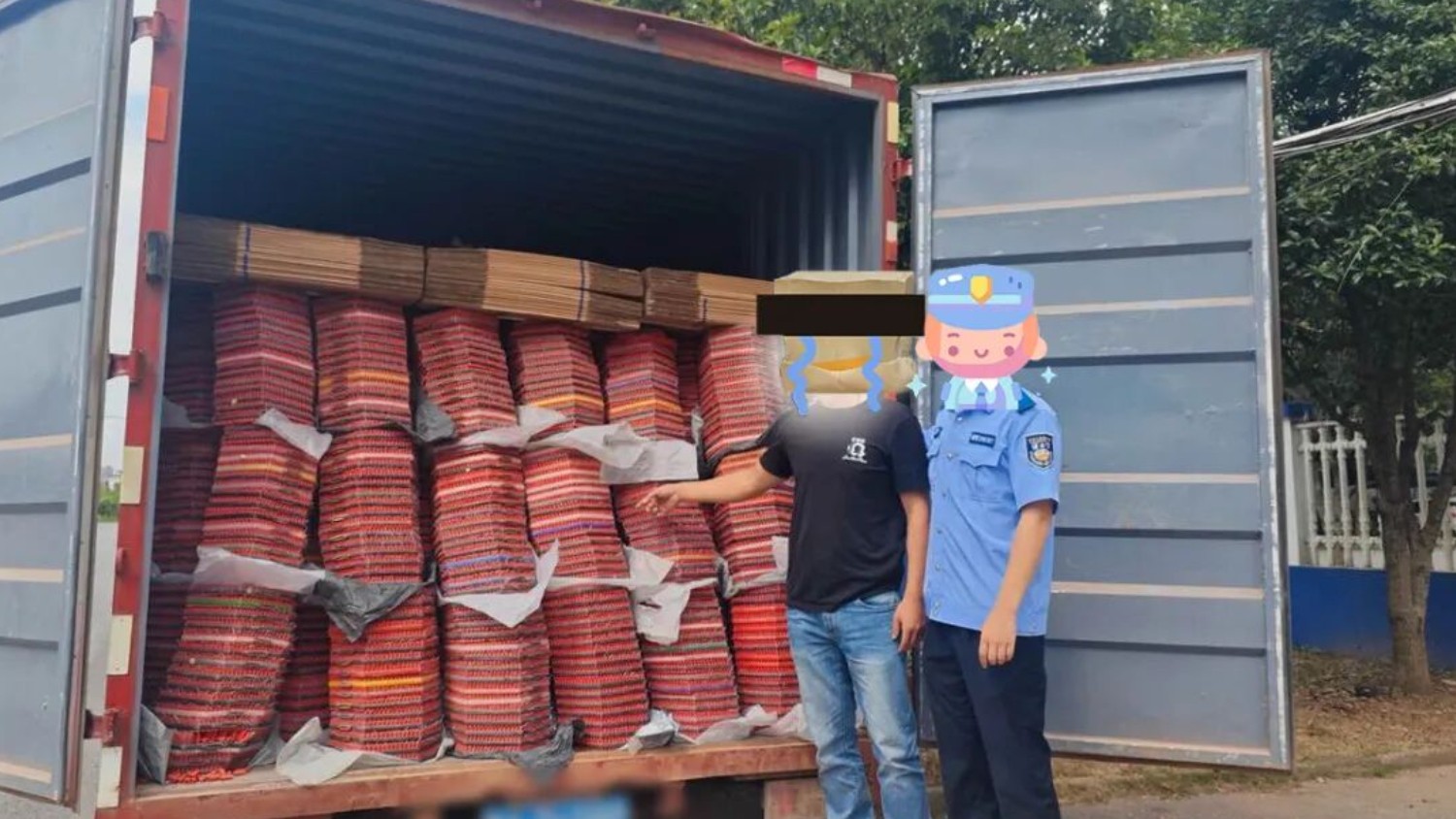4000饼烟花爆竹夹带引线，萍乡市经开公安查获一起非法运输烟花爆竹案件