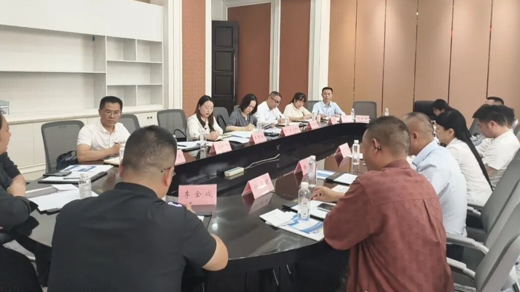 资阳：法治护企进园区 精准服务助发展