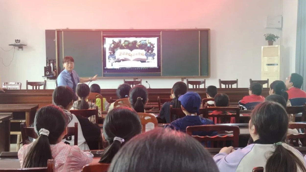 普法入课堂 护苗伴成长——西充检察走进双凤镇小学
