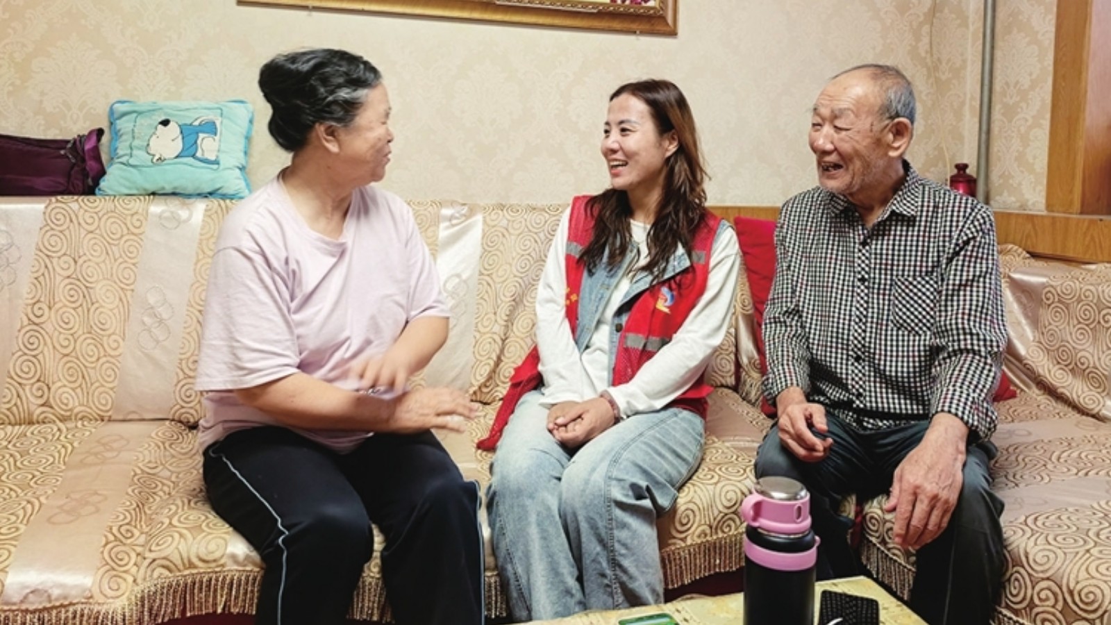 “社区儿女”情暖桑榆