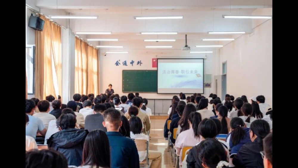 吉林省珲春市：法检携手进校园 共育法治新人才