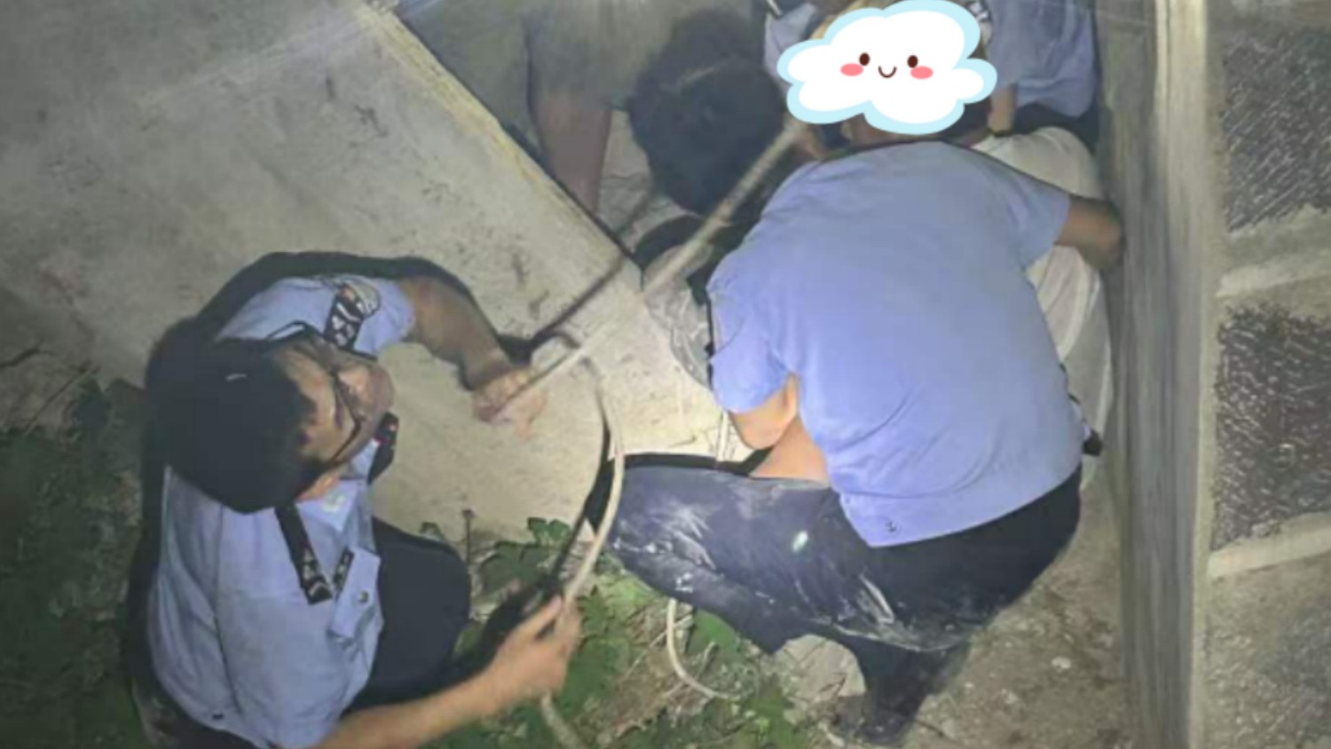 惊心一小时！三人纵身跳桥，救回轻生男子