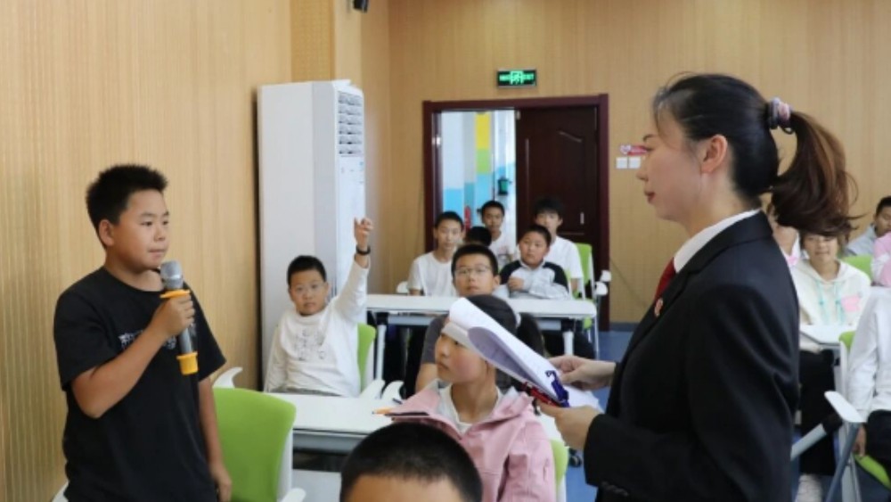 以案为鉴明法理 知法笃行护少年——吉林丰满法院法治副校长讲好“开学第一课”