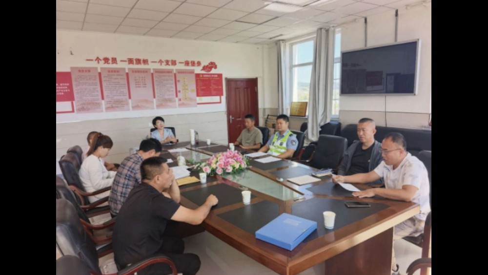 吉林东辽交警开展交通安全进校园暨驾驶人安全教育活动