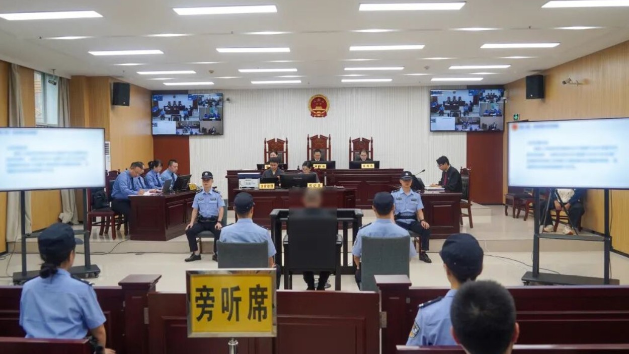 以庭为镜砺尖兵 以评促改提质效