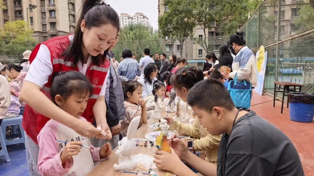 银川市兴庆区春城社区：月满中秋续温情 暑托育人伴成长
