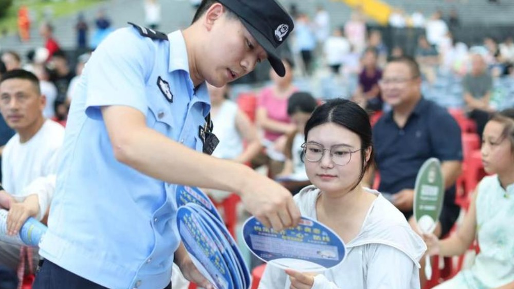 警徽熠熠守平安——安康市公安局汉滨分局健全长效机制 筑牢辖区安全稳定防线