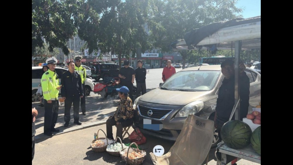 清退“占位大户” 吉林双辽交警联合开展节前“僵尸车”专项整治