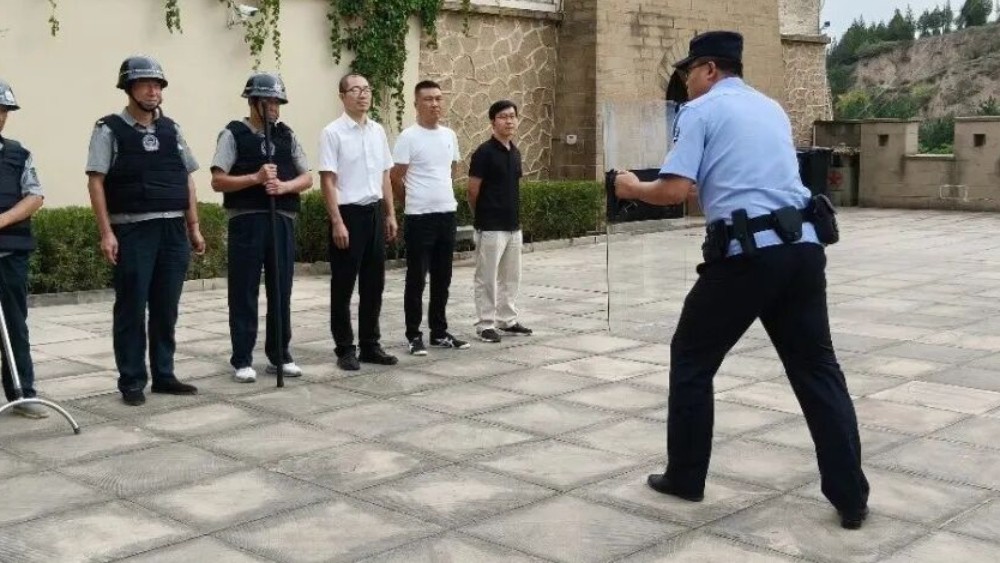 米脂公安杨家沟派出所开展最小应急单元实战处置专项培训