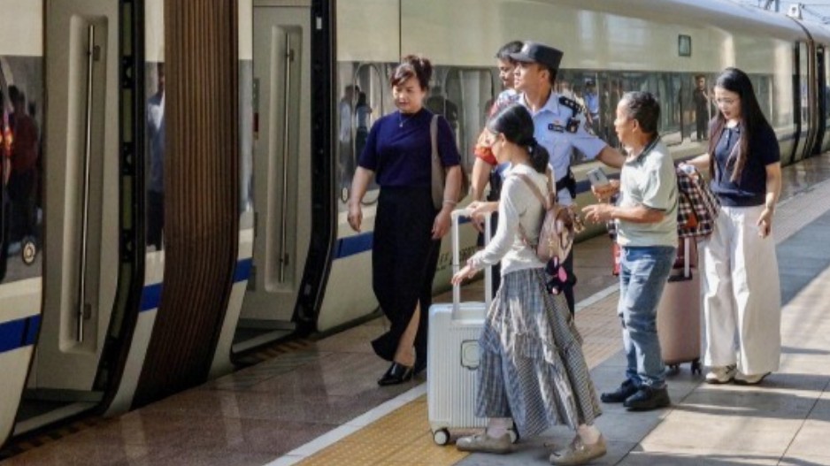 中秋假期，民警守护平安出行