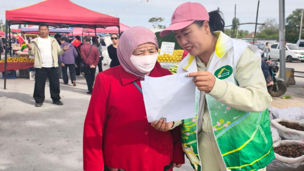银川市兴庆区游乐社区：喜迎国庆情暖特殊家庭 赶集送爱礼赞盛世华诞