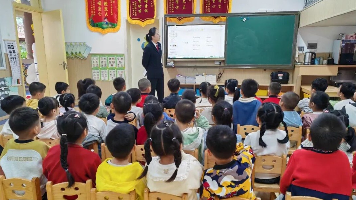 进校园进企业进乡村 宣汉法院普法接地气见实效
