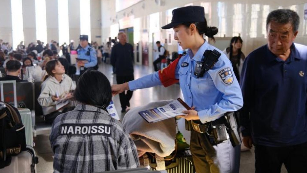 哈铁公安全力护航中秋假期旅客平安出行