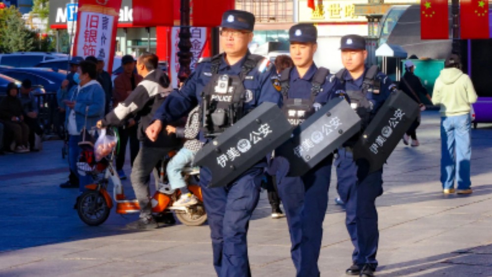 月圆林都夜 警护万家安——伊春公安筑牢中秋佳节平安防线