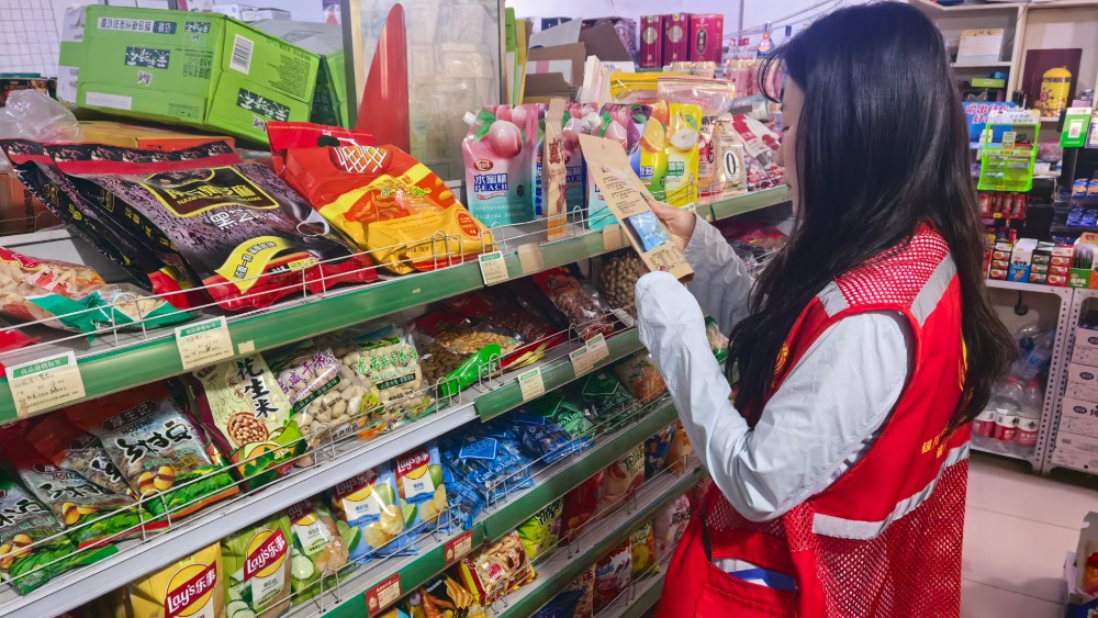 银川市兴庆区东方社区：细查商超把牢食安关口 织密网格守护舌尖安全