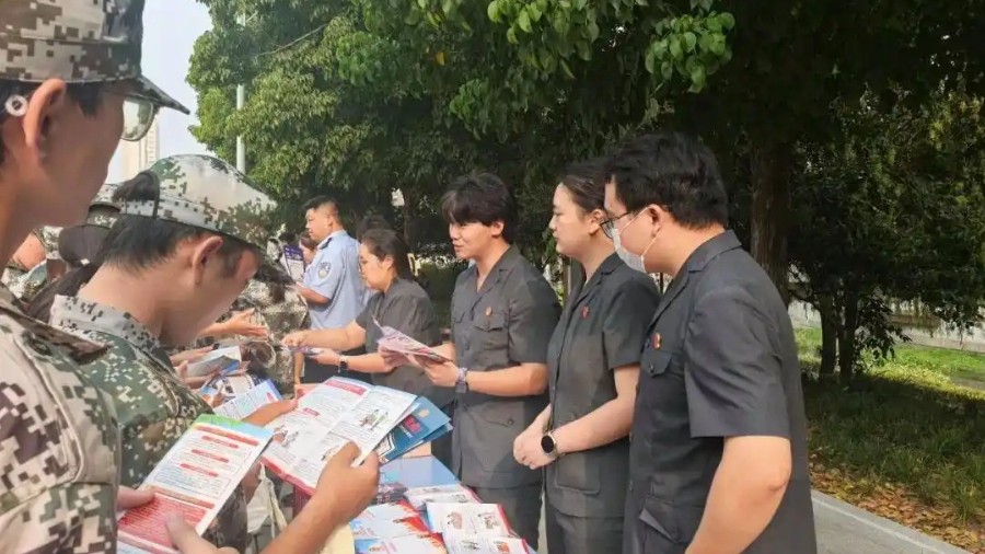 法治“零距离” 青春不踩坑——济源中院开展“法治进校园”主题宣传活动