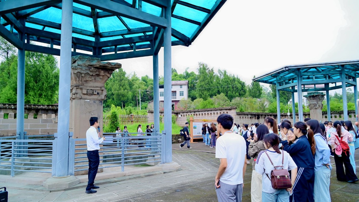 以青春之眼阅千年宕渠 百余名高校文旅体验官走进渠县开展文博研学一日游
