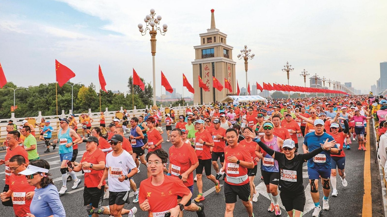 2026太原马拉松鸣枪开赛