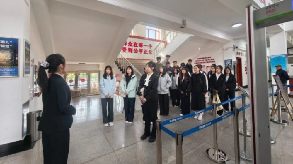呼兰区法院法治课堂开课 沉浸式感受司法力量