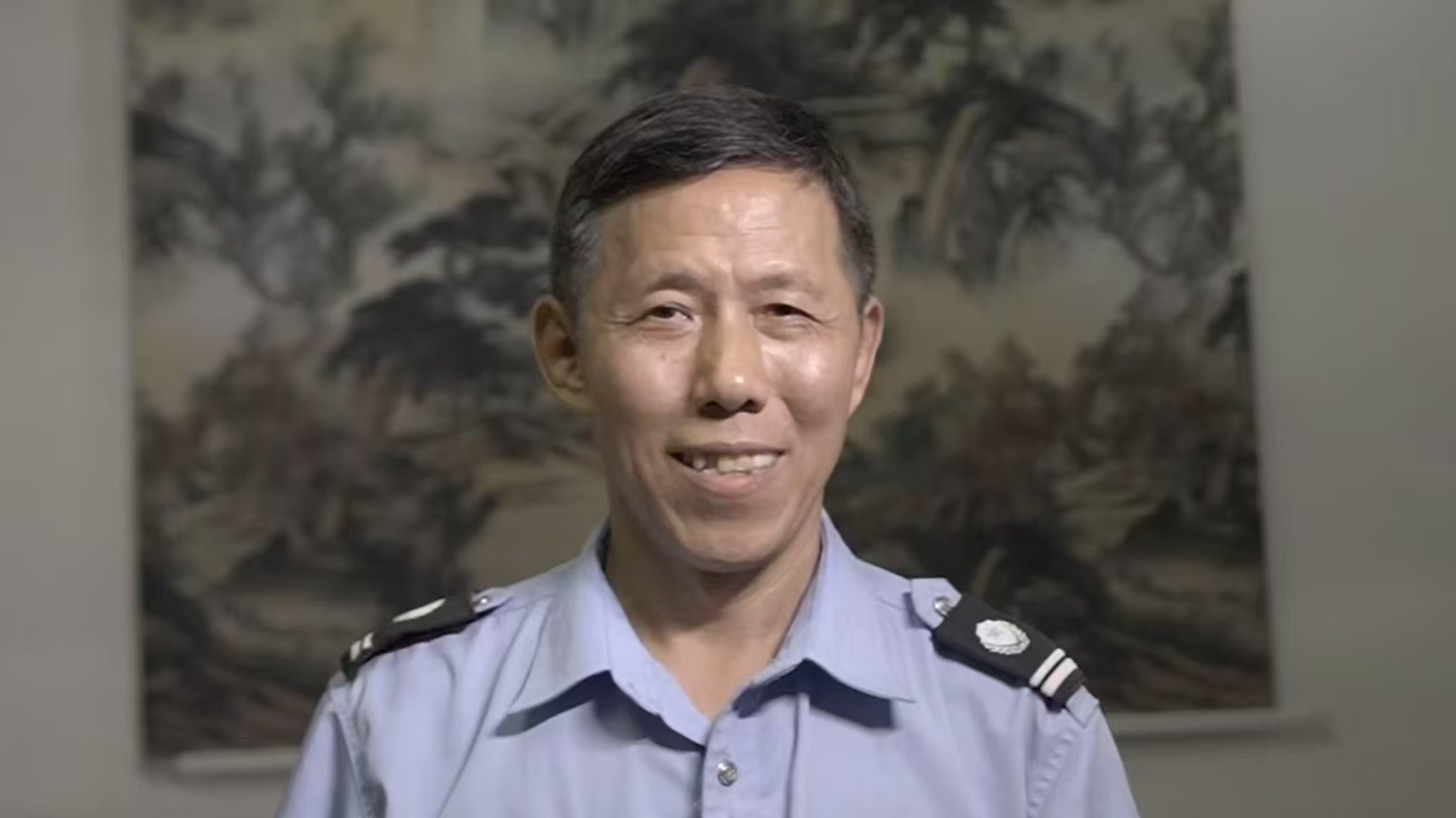刘烈明：难空手夺刃救危 凡人壮举撼人心