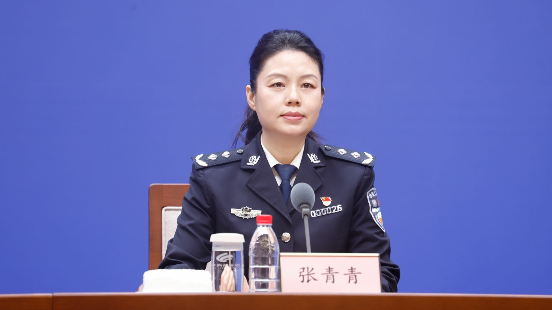 山东省公安厅出入境管理总队原总队长（出入境管理局原局长）张青青严重违纪违法被开除党籍和公职