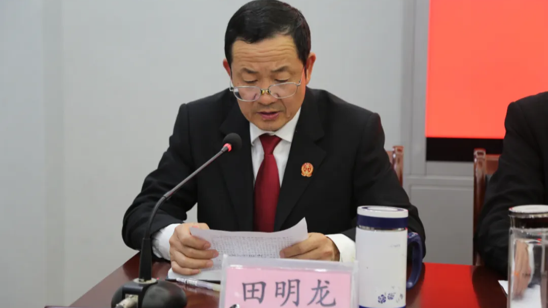 田明龙：34载“简行”路,燃尽烛火照法途