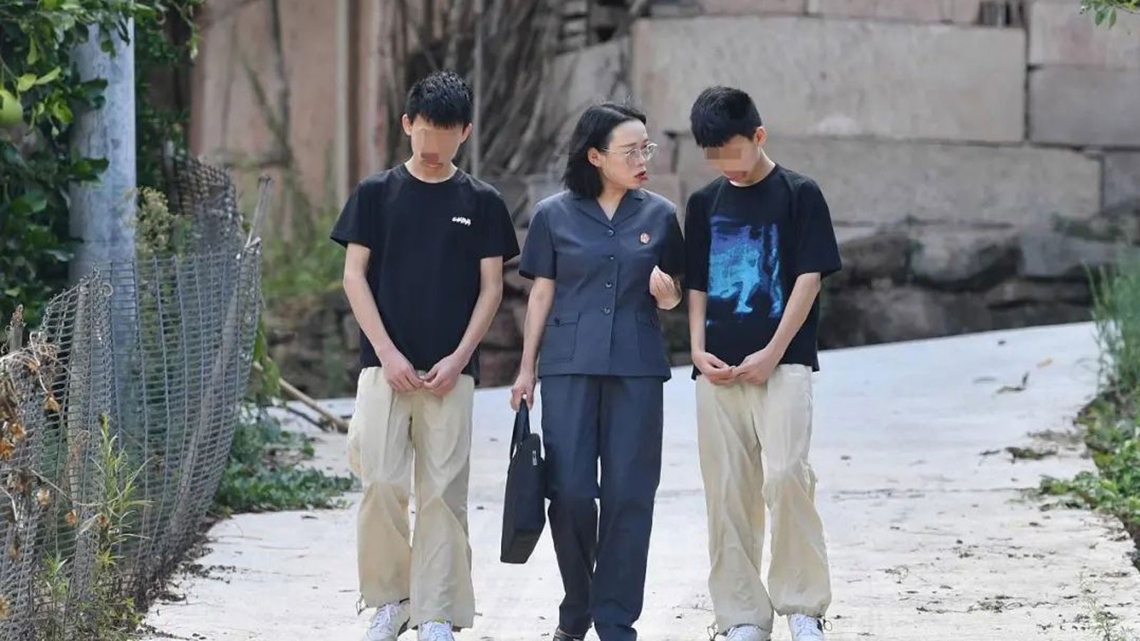 爱心资助10年，她是50个贫困孩子的“杨妈妈”