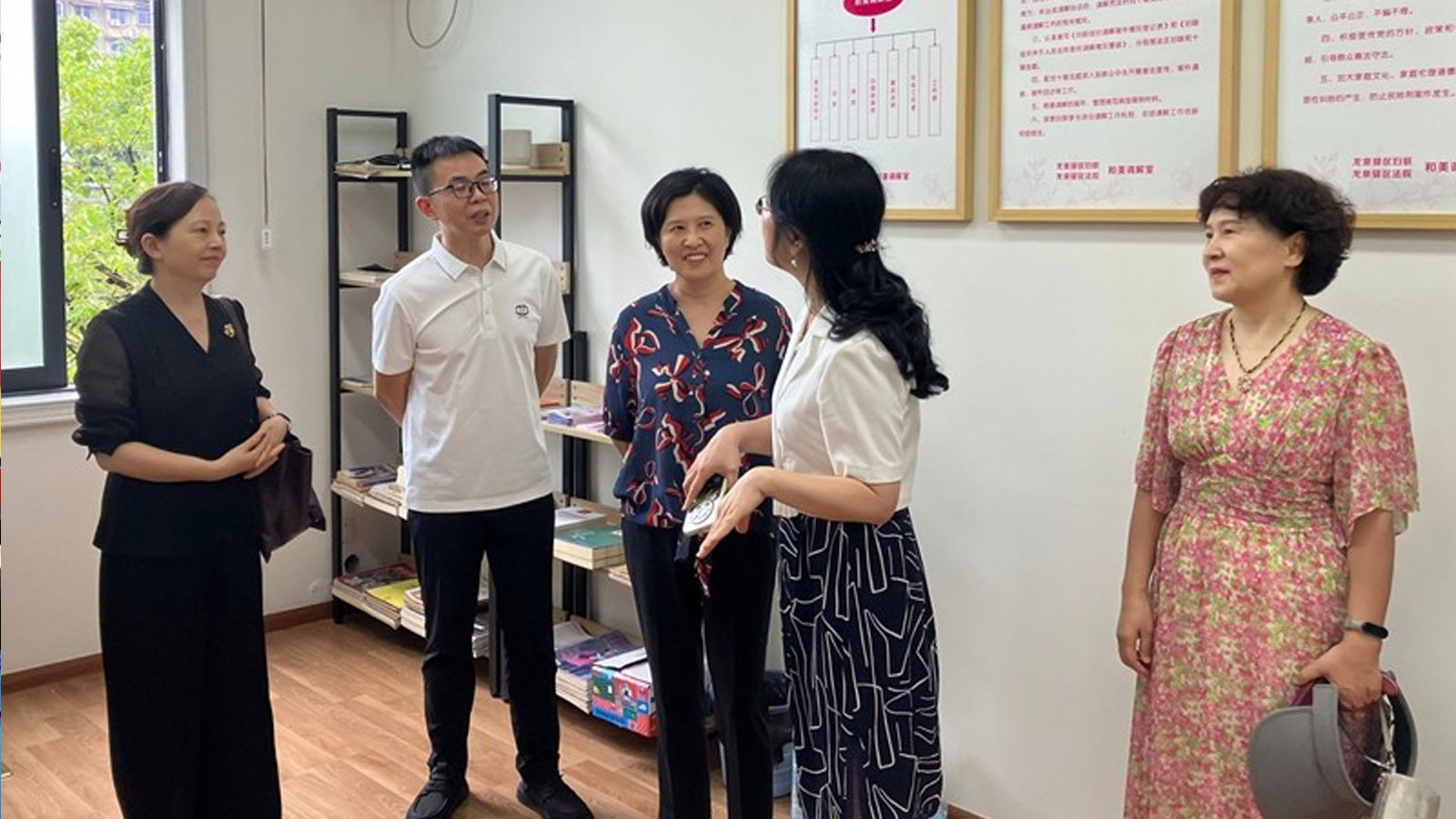 成都市人大社会委结合办理代表议案开展妇女权益保障条例修法调研
