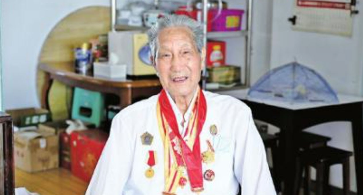 被岁月雕琢的勋章——四川法治报记者独家对话抗战老兵