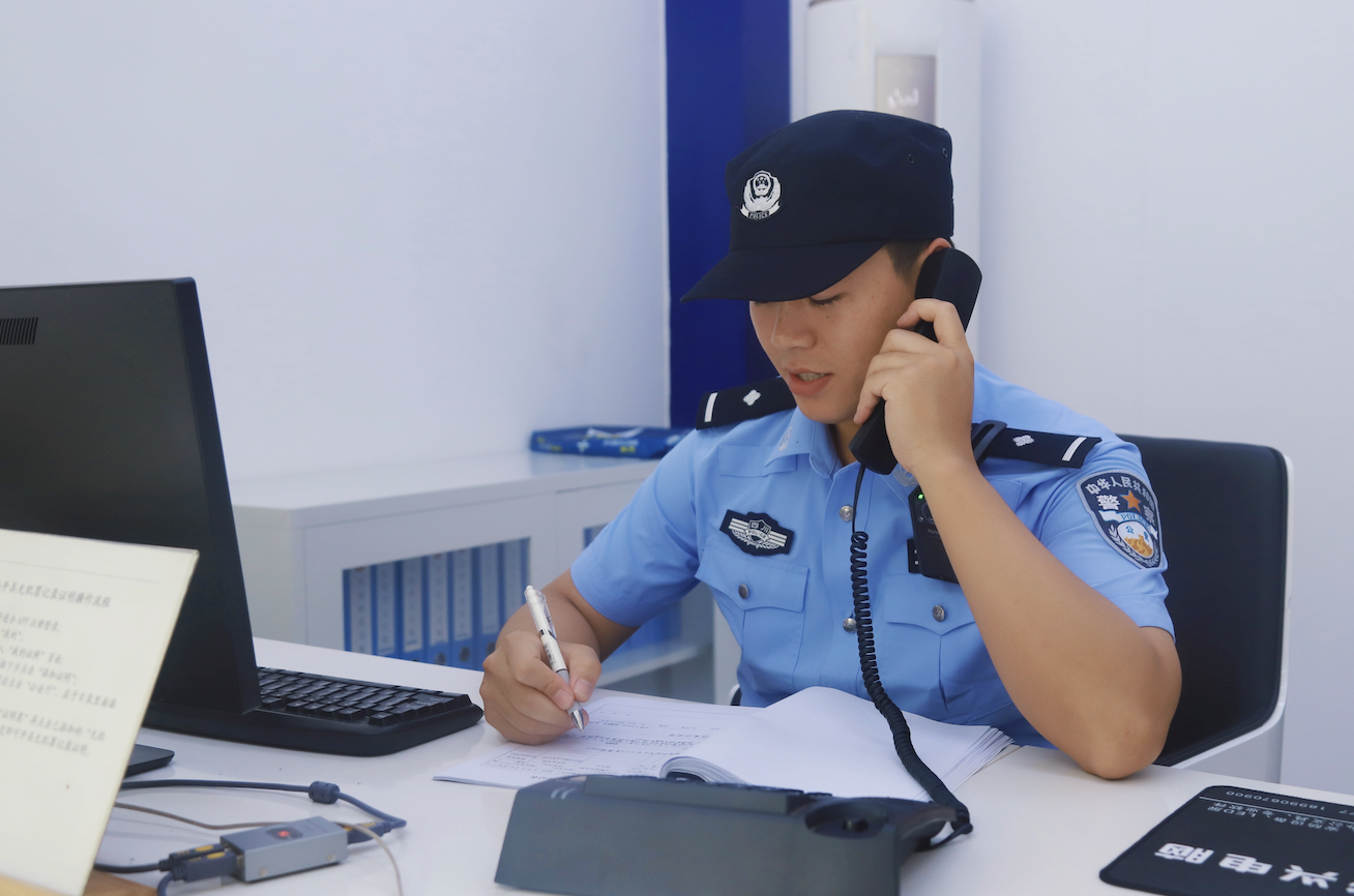 四川乐山“00后”新警立石达机：在平凡中书写“英雄梦”