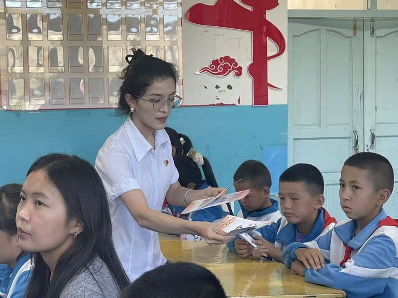 新疆巩留县司法局：法治宣讲“第一课”，护“未”成长正当时