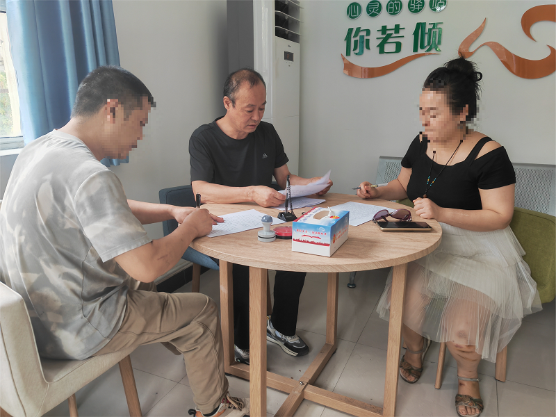 新疆生产建设兵团第七师天北经济技术开发区司法所人民调解委员会：为民服务不言诲 既化居民忧“心”事 又解烦“薪”事