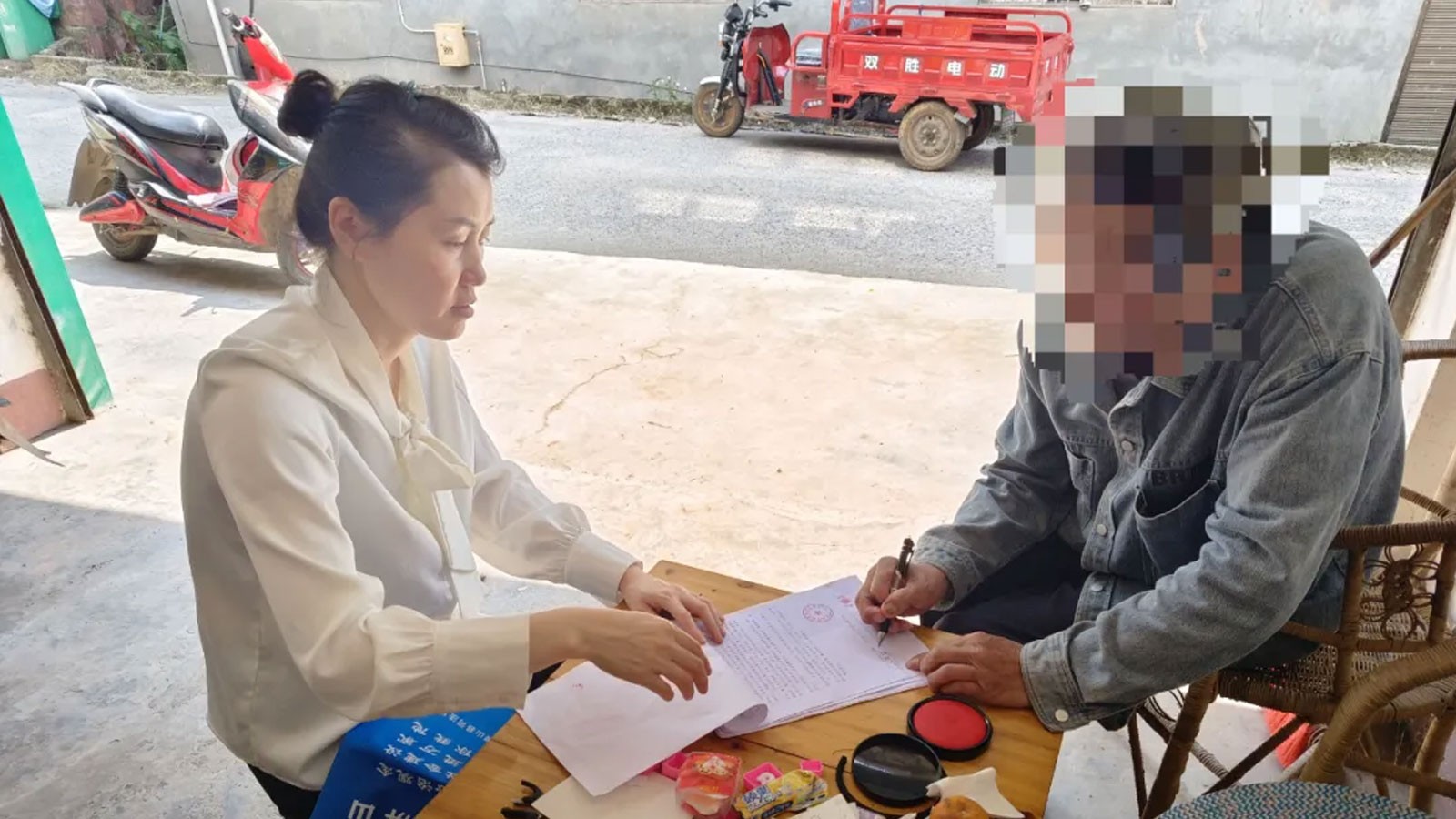 重燃希望之光：一名社区矫正对象的蜕变之路