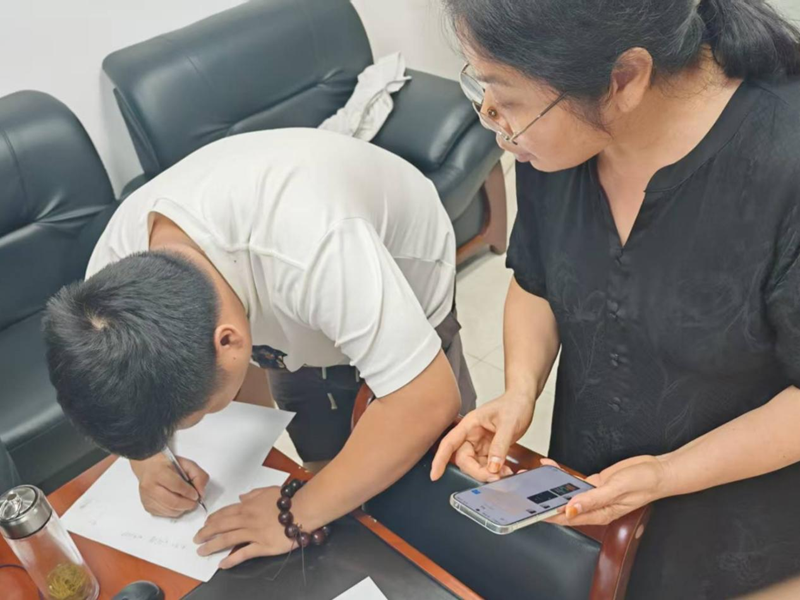 河南省南阳市卧龙区法院：法官驻“中心”，巧解“万般事”