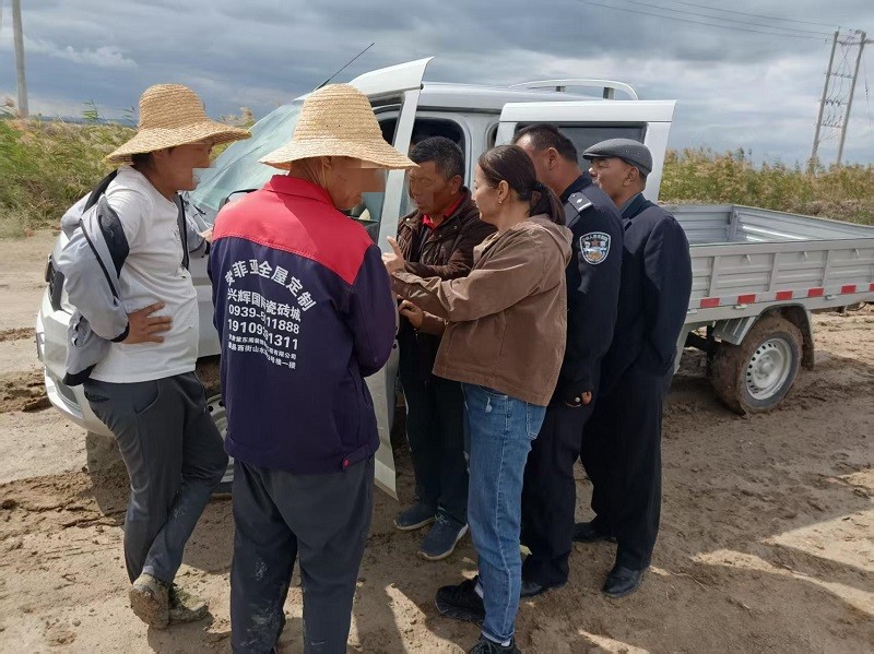 新疆福海县：综治护航丰收季