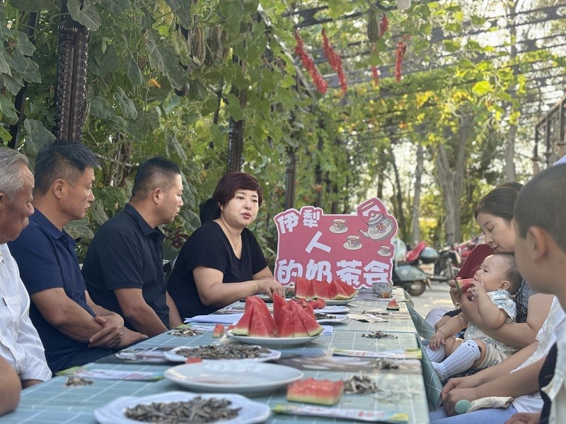 新疆霍城县司法局：普法宣传“有温度” “奶茶会” 飘出“法治香”