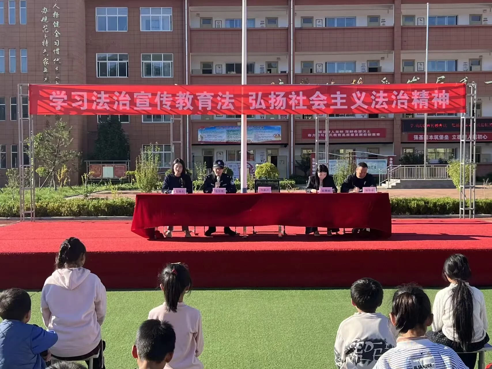 河南卢氏公安：警心映初心 忠诚护平安