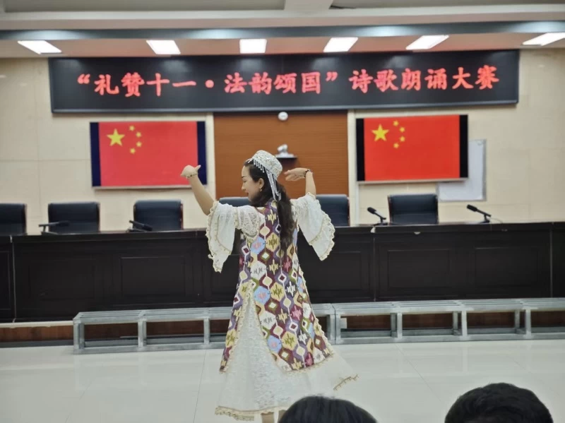 “礼赞十一・法韵颂国”——新疆霍城县人民法院组织开展主题党日活动