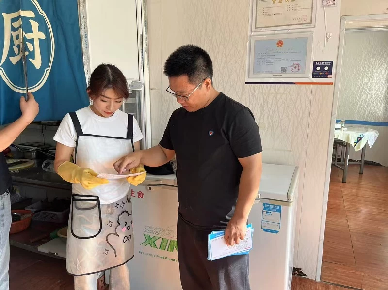 新疆阿勒泰地区：“小卡片”优化法治营商“大环境”
