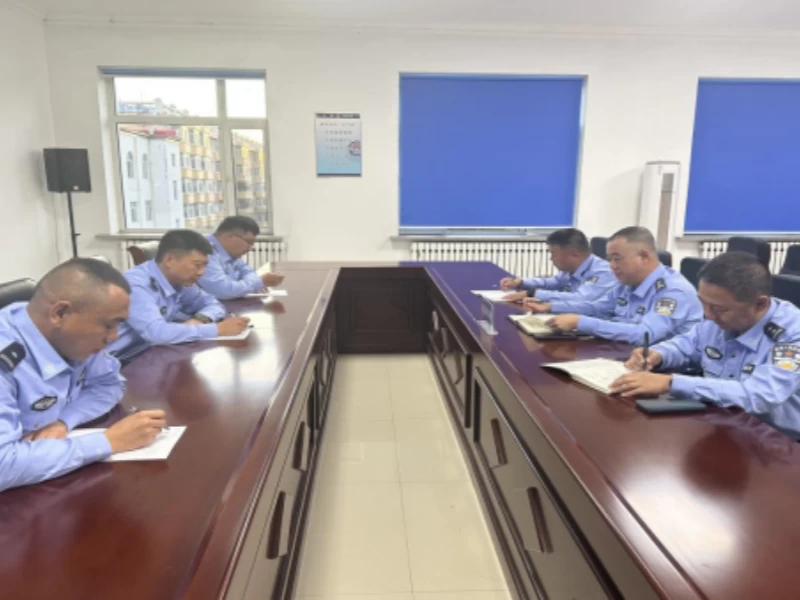 盛世“警”色 守路为安——黑龙江省林区公安局桦南分局交警大队全力保障“国庆节”道路交通安全