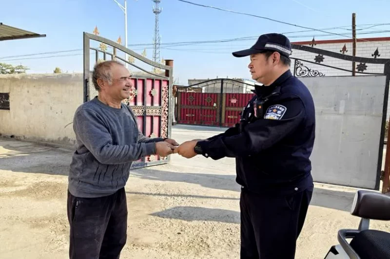“小窗口”服务“大民生”——新疆焉耆公安推动户政业务便捷高效办理