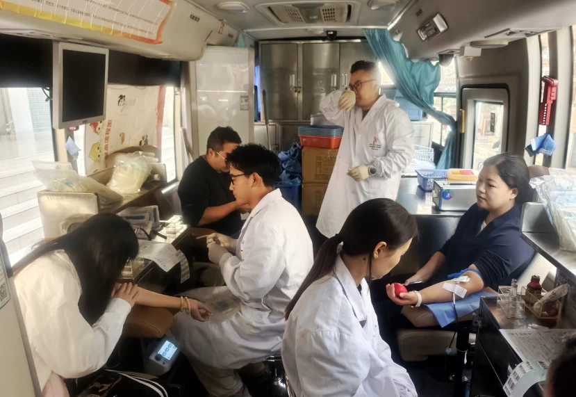 以热血传递爱心 用行动诠释责任——雅江县人民检察院组织开展无偿献血活动