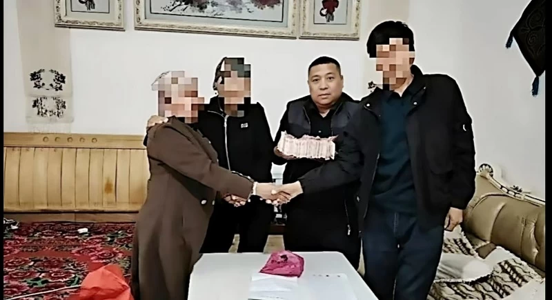 新疆富蕴县司法局库尔特乡司法所获赠两面锦旗 收获“双倍”点赞