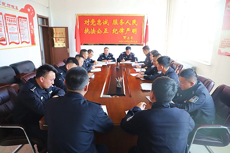 内蒙古察右中旗交管大队召开会议部署近期重点工作
